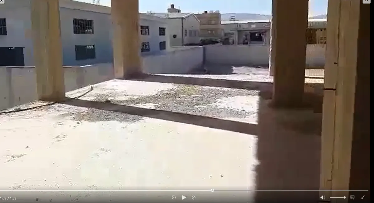 مجمع تجاري / صناعي للبيع في ريف دمشق - عقار صناعي وتجاري للبيع في عدرا الصناعية – مساحة 1200 م