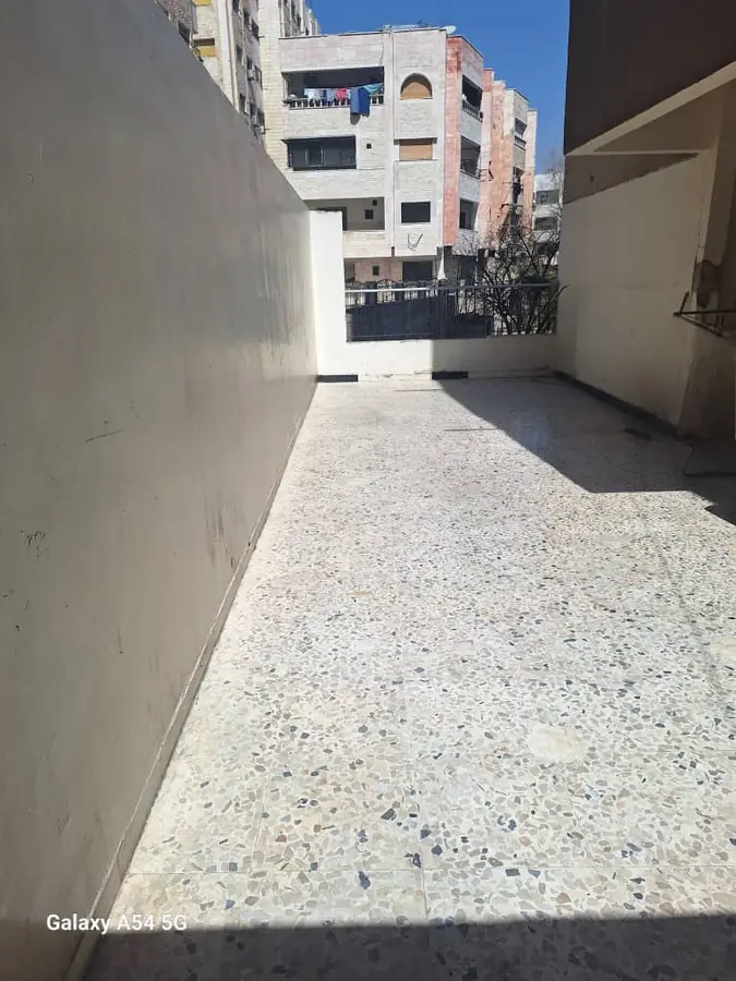 شقة للبيع في دمشق - بيت شرح و واسع في برزة شارع الحنبلي